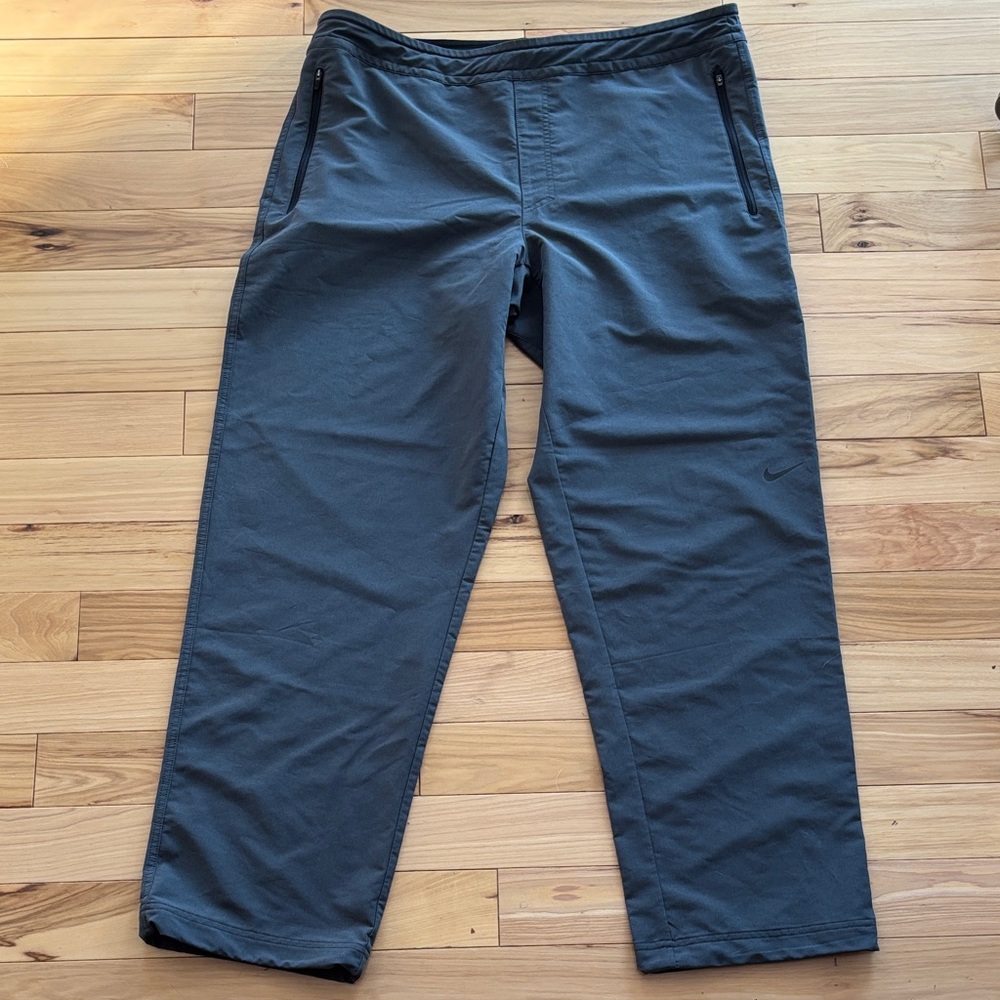 Nike Men's Dark Gray Joggers